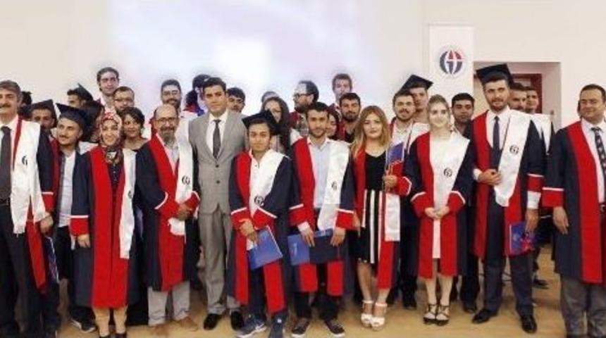 Ga&uuml;n İletişim Fak&uuml;ltesi İlk Mezunlarını Verdi