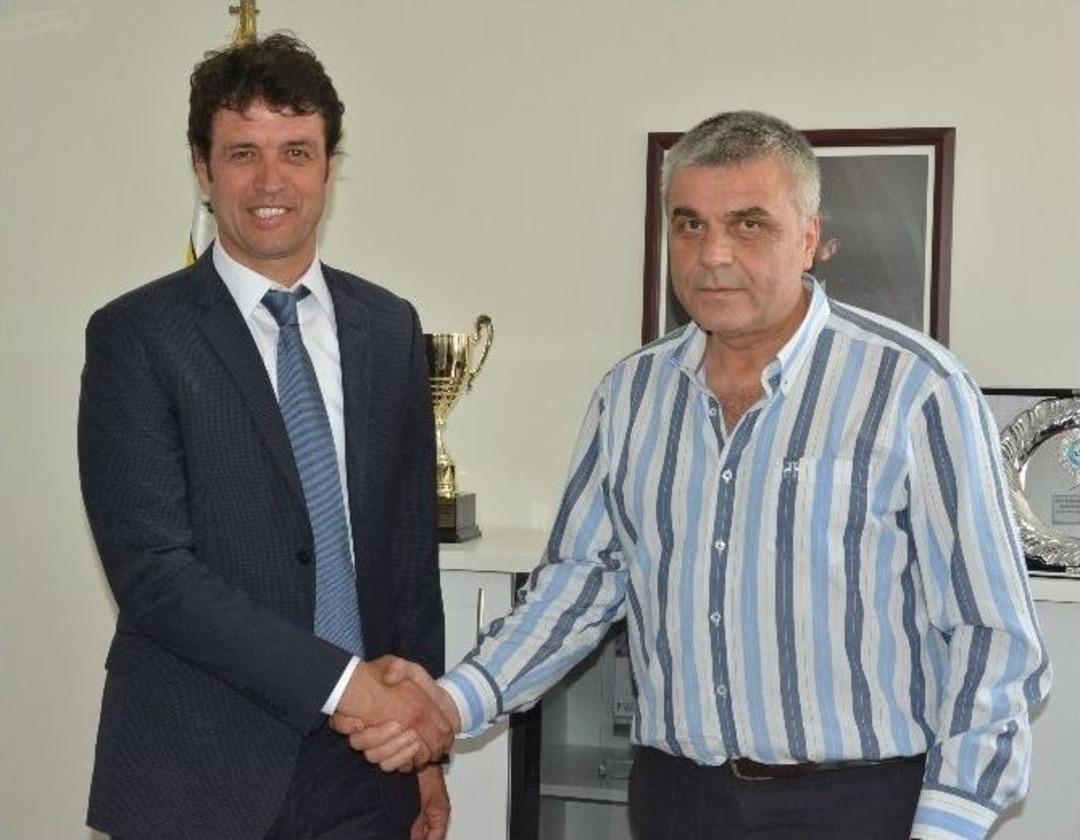 Akhisar Belediyespor&rsquo;da Cihat Arslan İmzayı Attı