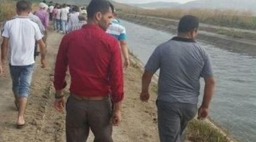 Sulama Kanalına D&uuml;şen Baba İle Oğlu Bulunamadı