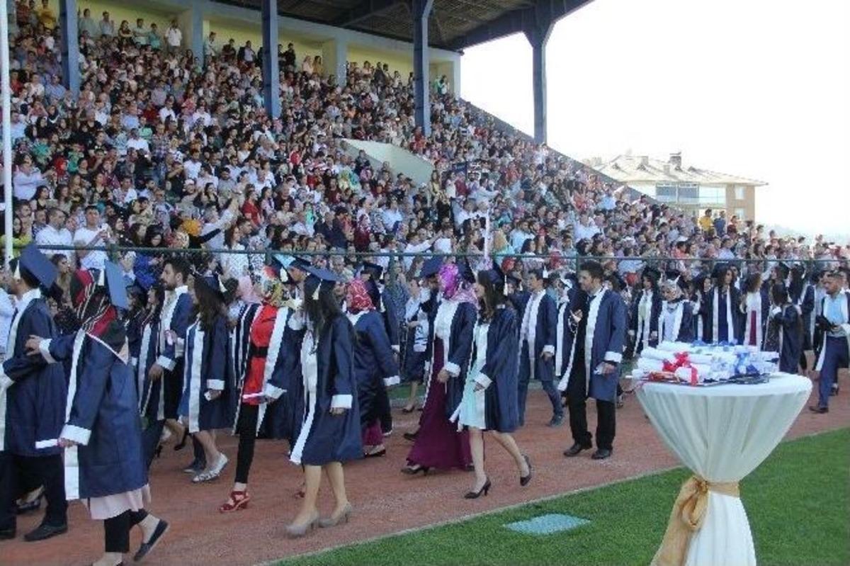 Bartın &Uuml;niversitesi 7&rsquo;nci Mezunlarını Verdi