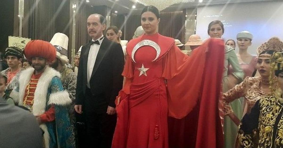 &ldquo;55 Yılın Hikayesi&rdquo; Defilesi