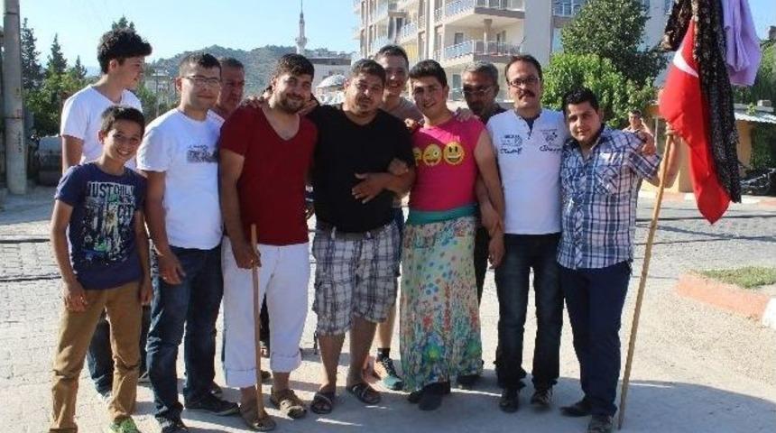 Damada Arkadaşları Yapmadık İşkence Bırakmadı