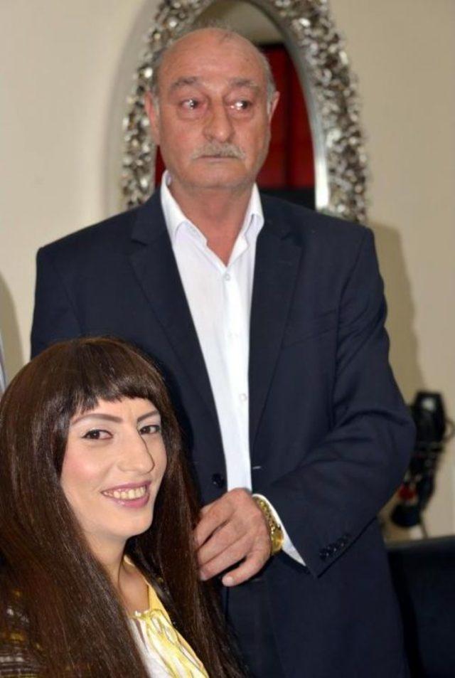 Sa&ccedil;sız Derya ya Kuaf&ouml;rden Yardım Eli 1