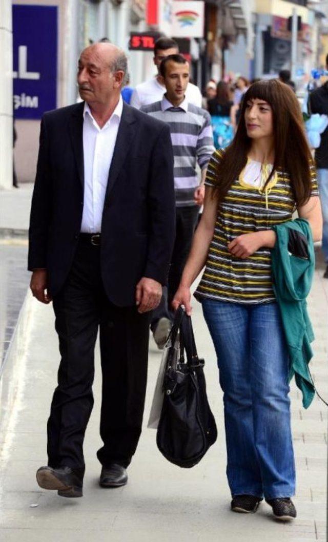 Sa&ccedil;sız Derya ya Kuaf&ouml;rden Yardım Eli 3