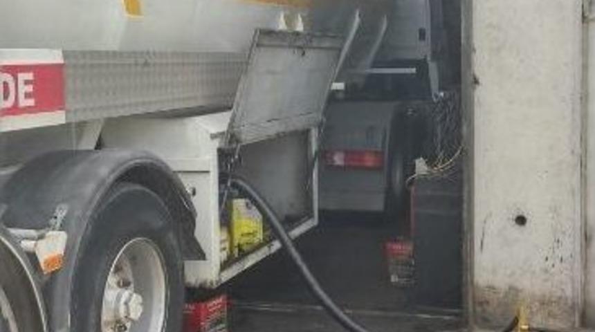 Tankerle Getirilen Ka&ccedil;ak Akaryakıt Ele Ge&ccedil;irildi