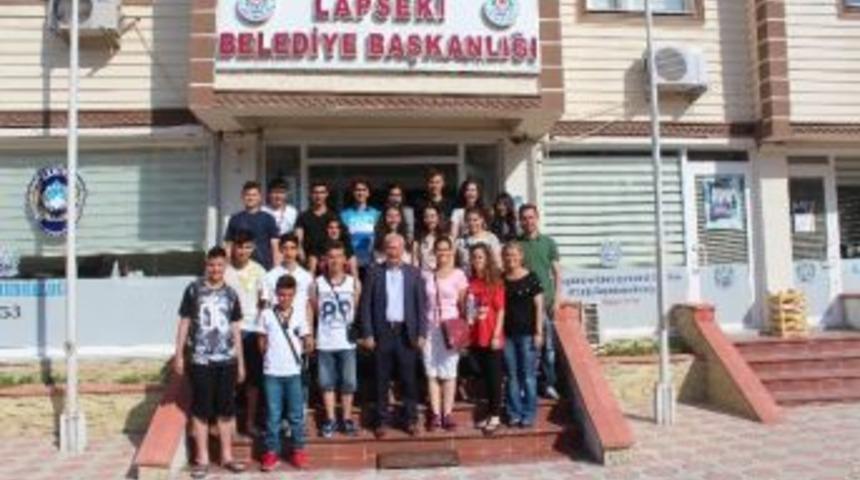 Lapseki Halk Oyunları Ekibi Barcelona&rsquo;da Sahne Alacak