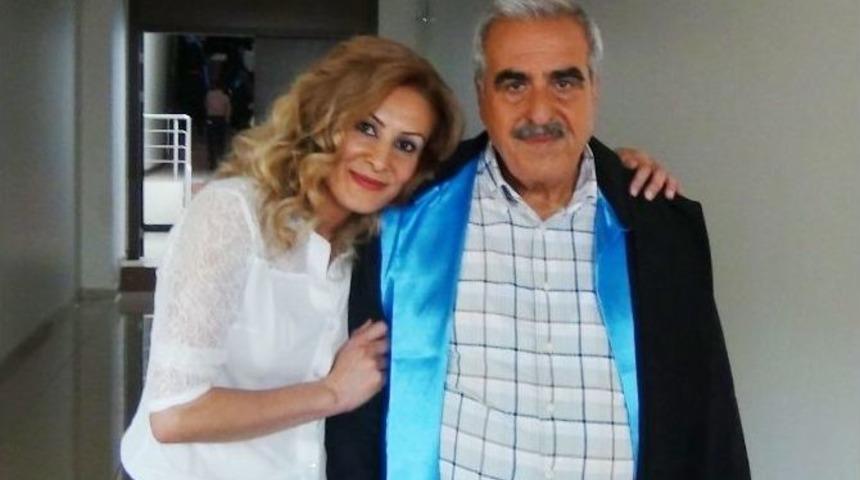 (&ouml;zel Haber) 62&rsquo;lik Baba &Uuml;niversite Diplomasını Do&ccedil;ent Kızının Elinden Aldı