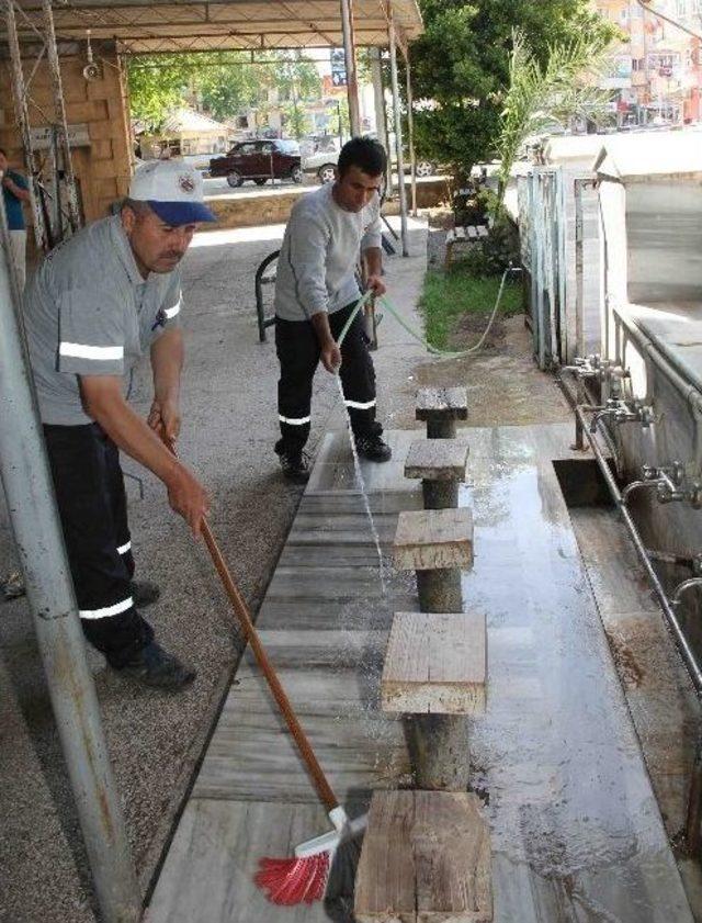 Döşemealtı Belediyesi Mescit Ve Cami Temizleme Ekibi Kurdu