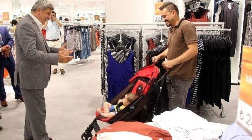 Başkan Karaosmanoğlu, Yeni A&ccedil;ılan Avm&rsquo;yi Dolaştı