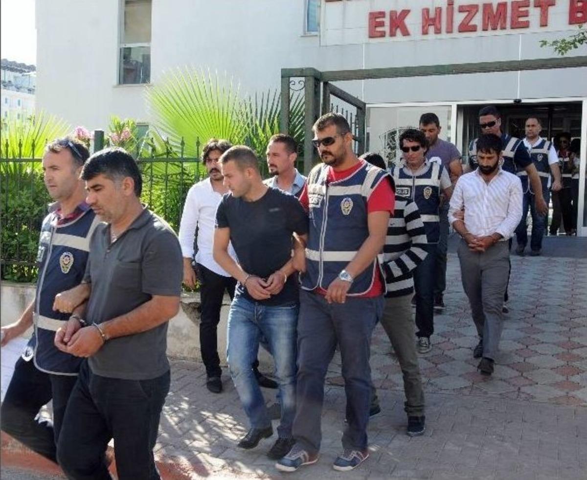 Antalya&rsquo;da Su&ccedil; &Ouml;rg&uuml;t&uuml; Operasyonu: 25 G&ouml;zaltı