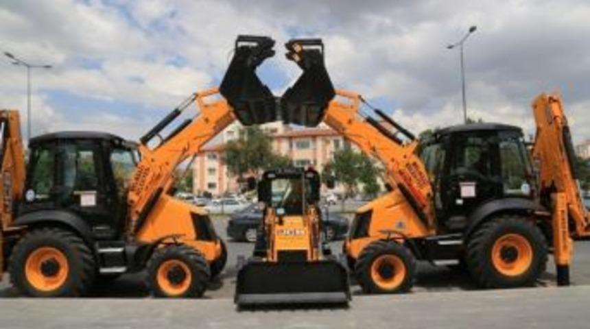 Melikgazi&rsquo;ye Devlet Malzemi Ofisi Ve Teşvik Belgeli 3 Adet Jcb Kazı-y&uuml;kleyici-kep&ccedil;e