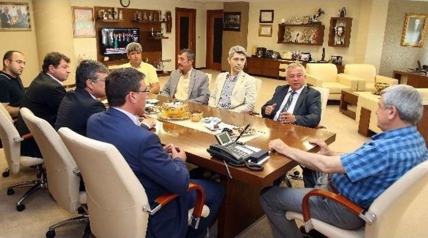 Başkan Karaosmanoğlu: &ldquo;evlad-ı Fatiha&rsquo;na Sahip &Ccedil;ıkıyoruz&rsquo;&rsquo;