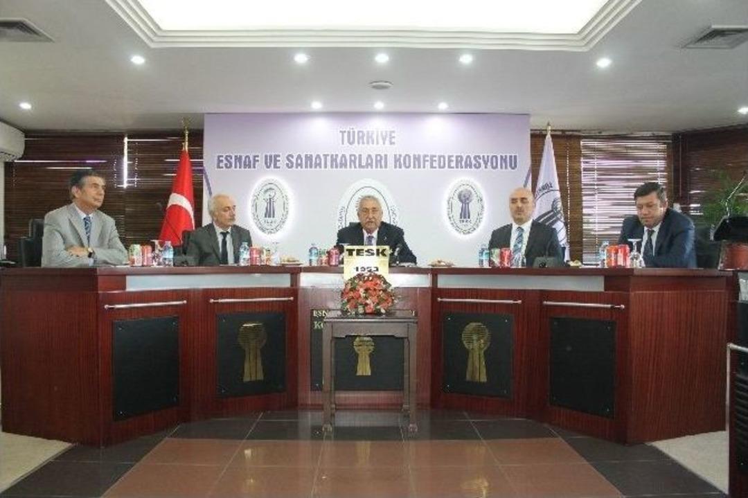 Tesk Ve Kosgeb Eğitimlerine Katılan Girişimcilere Sertifikaları Verildi