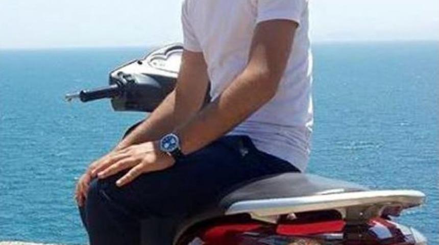 Otomobil &Ccedil;arpan Motosikletin S&uuml;r&uuml;c&uuml;s&uuml; &Ouml;ld&uuml;