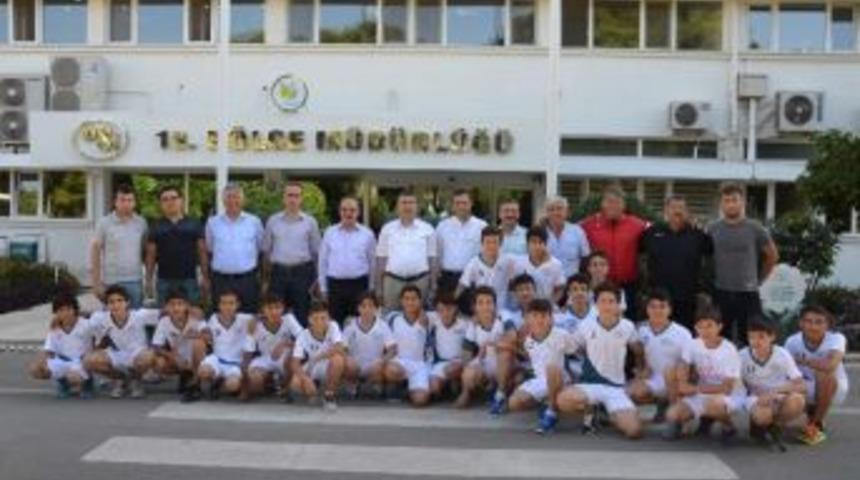 Dsi U-13 Futbol Takımı T&uuml;rkiye Şampiyonasına Uğurlandı