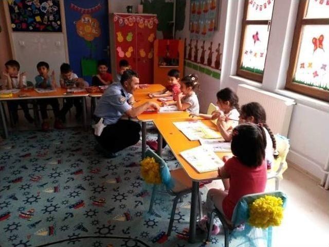 Polisten Bin 500 &Ouml;ğrenciye Trafik Eğitimi 2