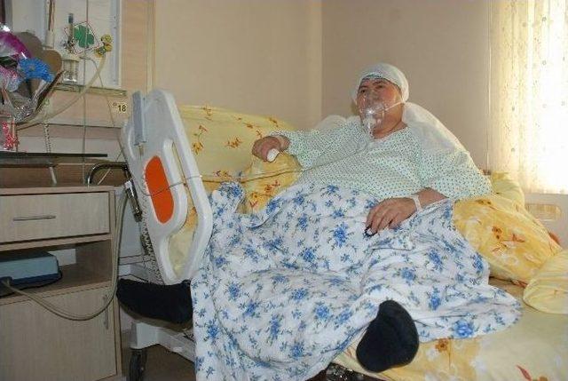 Obezite Hastası Yaşlı Kadın Tedavi Altına Alındı 1