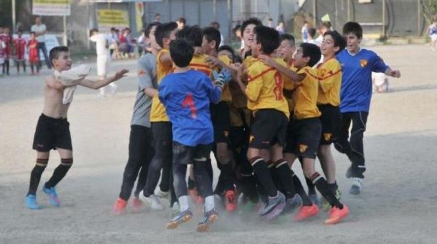 G&ouml;ztepe Ve G&uuml;m&uuml;şordu Şampiyon