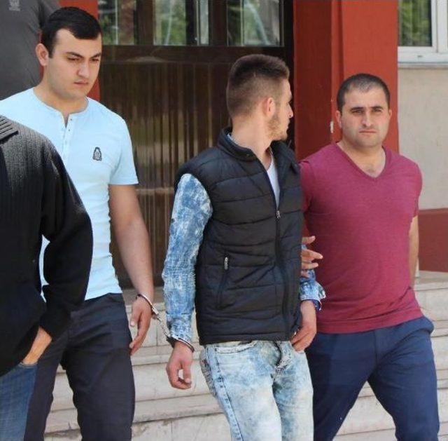 Firari Asker, 14 Yaşındaki &Ccedil;ocuğa Tecav&uuml;zden Tutuklandı 1