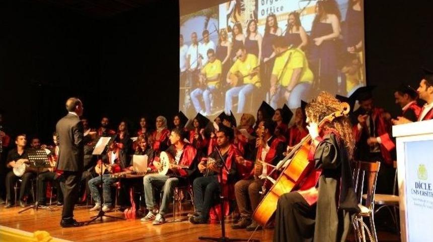 Verdikleri Konser İle &Uuml;niversite Hayatına Veda Ettiler