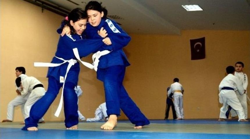 Osmangazi Belediyesi Yaz Spor Okulları Kapılarını A&ccedil;ıyor