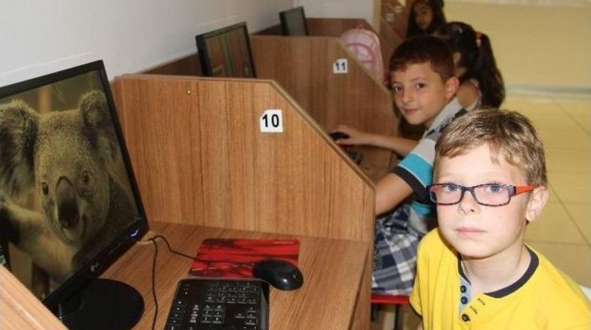 Alanya Belediyesi&rsquo;nden &Ouml;ğrencilere Bilgisayar Kursu