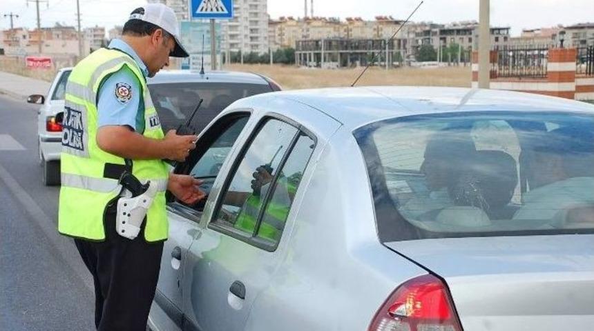Emniyet Kemeri Uygulaması Aralıksız Devam Ediyor