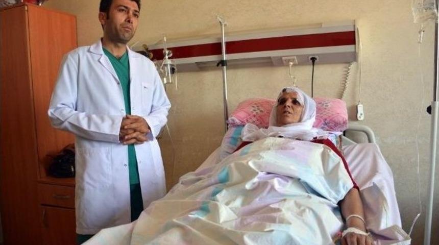 Tatvan&rsquo;da B&ouml;lgenin İlk Kalın Bağırsak Kanseri Ameliyatı Yapıldı