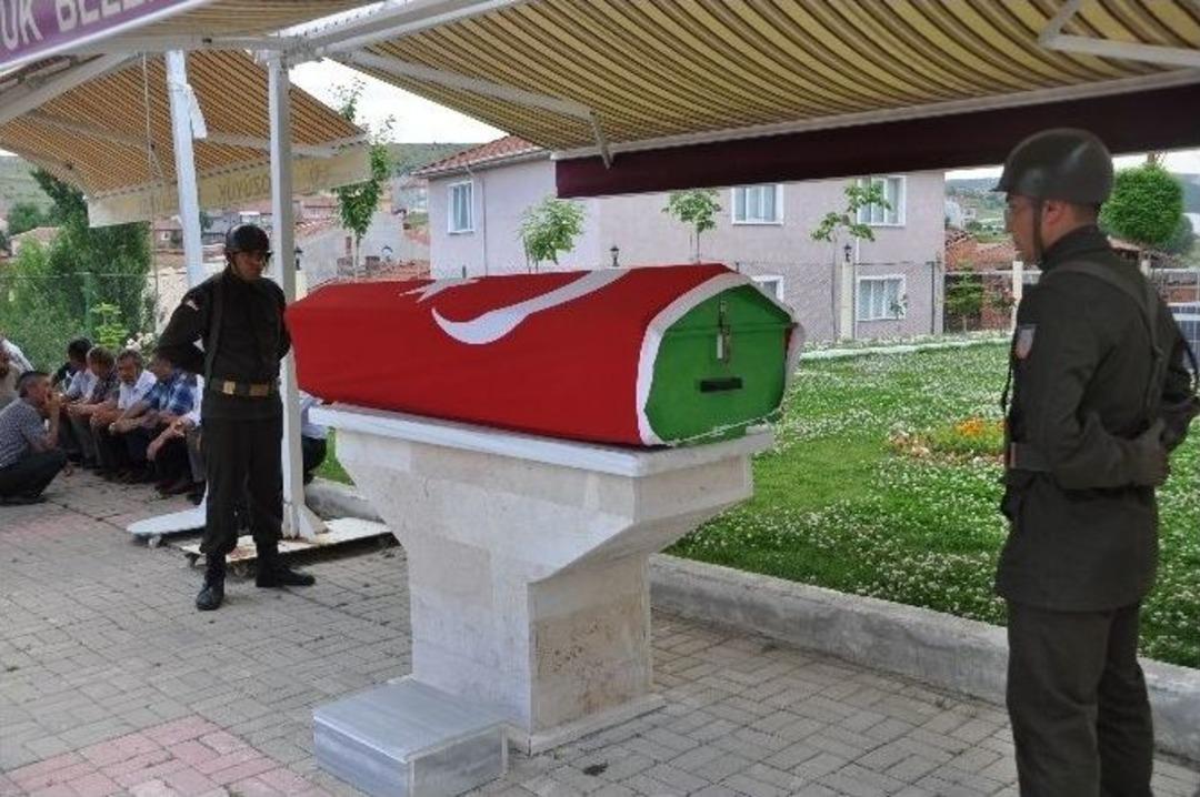 Kore Gazisi Boz&uuml;y&uuml;k&rsquo;te Toprağa Verildi