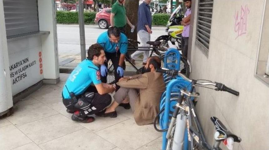 15 G&uuml;nd&uuml;r A&ccedil;lık Grevi Yapan Şahsı Sağlık Ekipleri İkna Etti