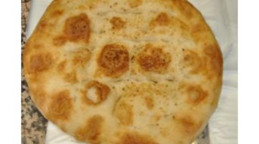 Boz&uuml;y&uuml;k&rsquo;te Ramazan Pidesi 1 Lira 50 Kuruş