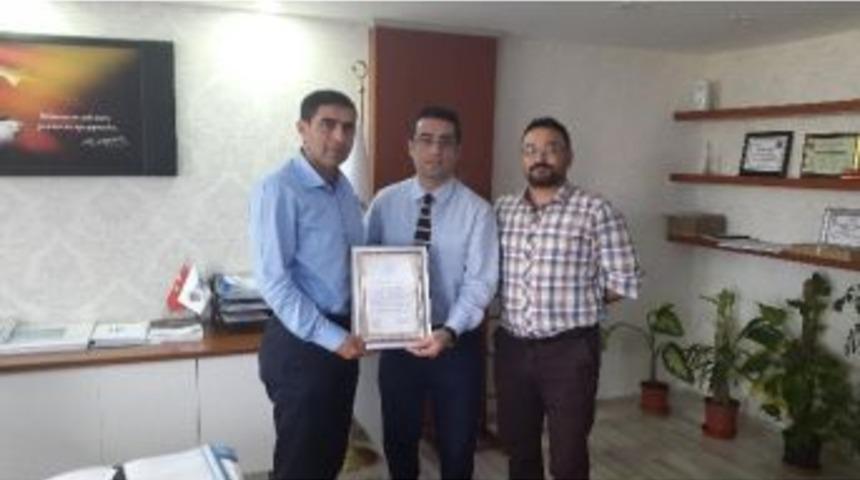 Kızılay, Bağış&ccedil;ılarına Madalya Verdi