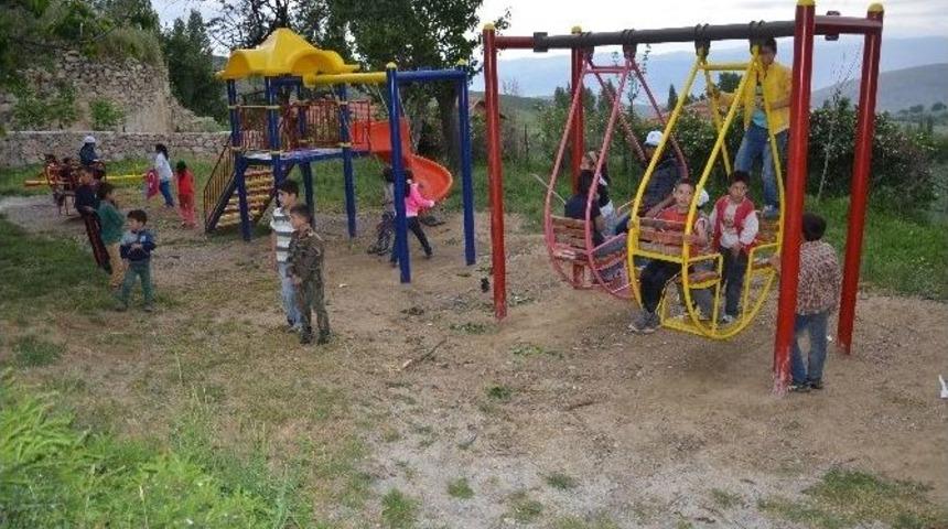 Tokat&rsquo;ta 160 K&ouml;ye &Ccedil;ocuk Oyun Parkı