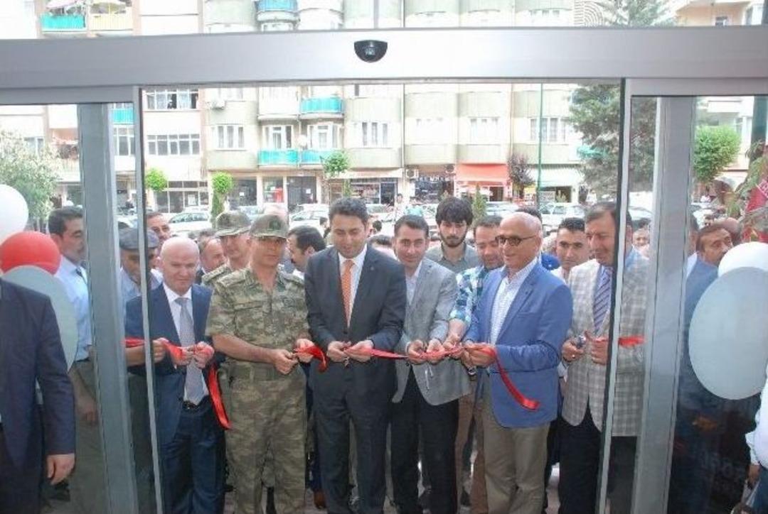 Paranın Ge&ccedil;mediği Sosyal Market A&ccedil;ıldı