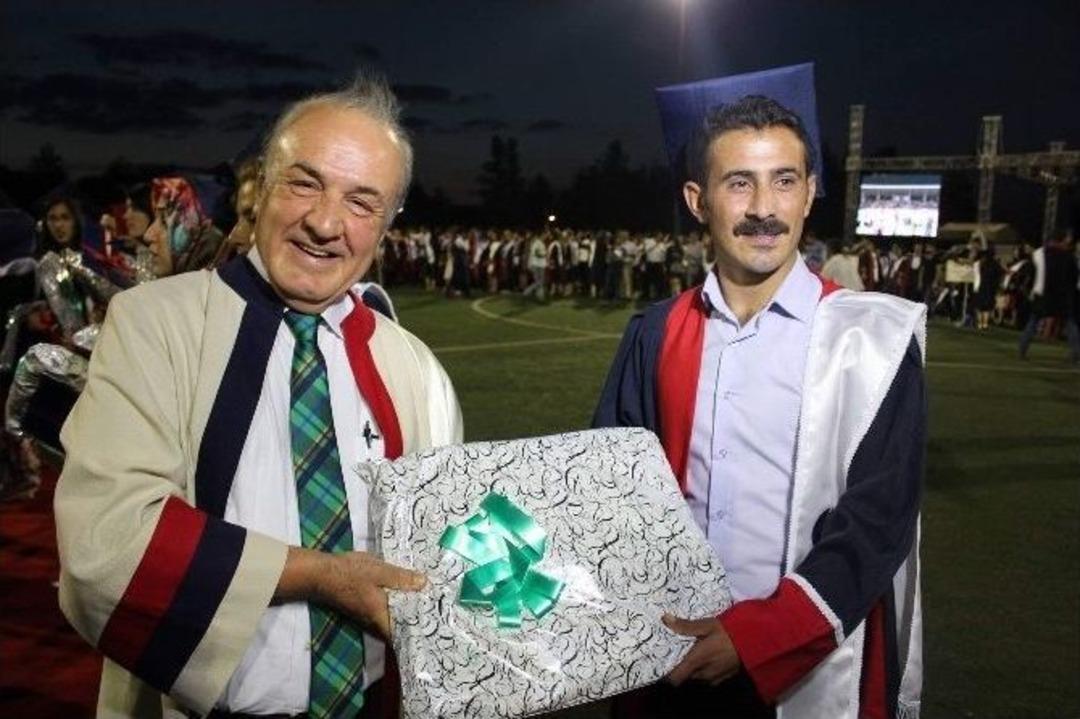 Ga&uuml;n&rsquo;de Mezuniyet T&ouml;reni