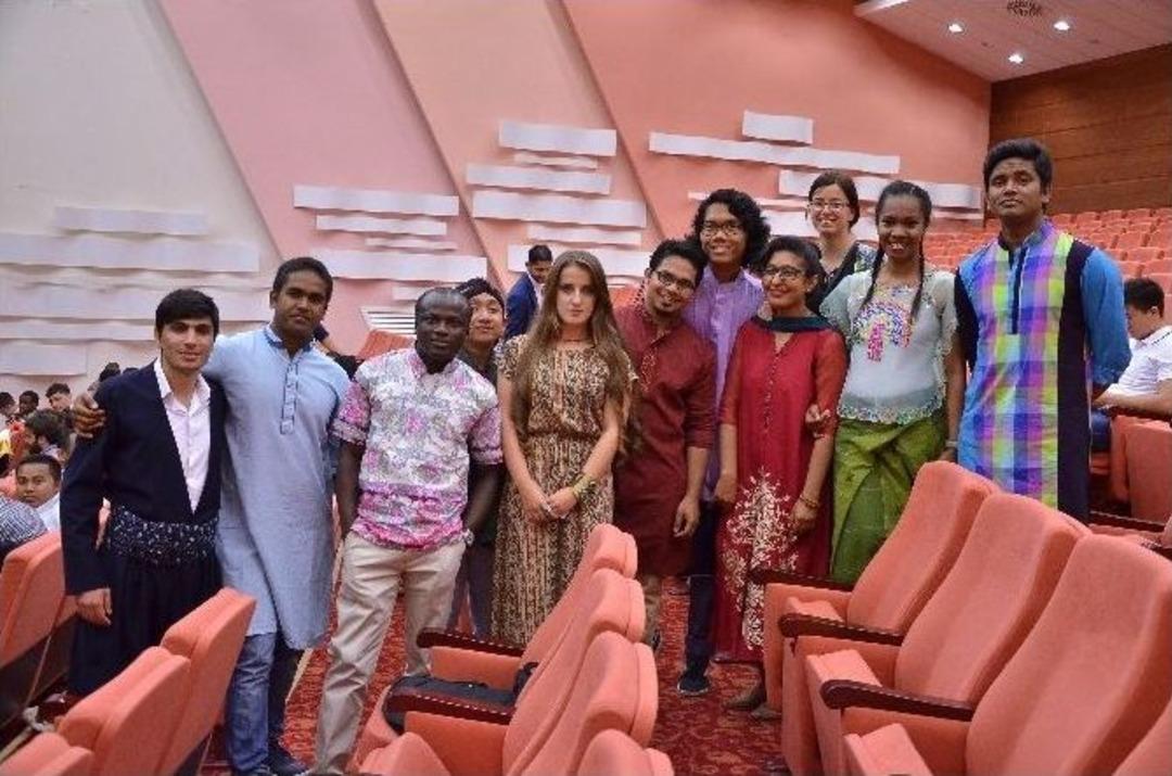 T&uuml;rk&ccedil;e &Ouml;ğretim G&ouml;ren 80 &Uuml;lkeden 200 &Ouml;ğrencinin Mezuniyet Coşkusu