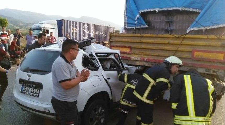 Salihli&rsquo;de Trafik Kazası: 1 &Ouml;l&uuml;, 1 Yaralı