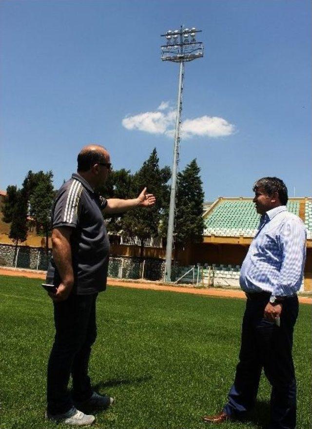 Atatürk Stadı Gece Maçlarına Hazır