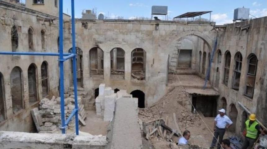 Tarihi İslam Bey Konağında Restorasyon S&uuml;r&uuml;yor