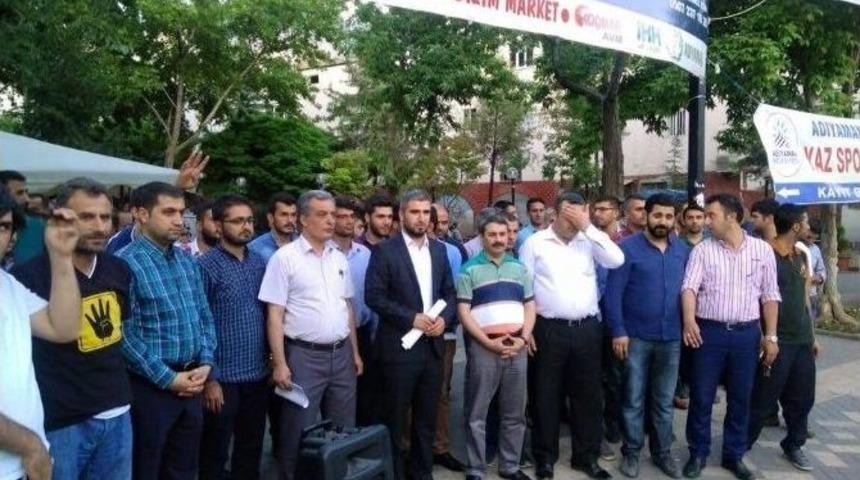 Ak Parti Gen&ccedil;lik Kolları Mursi Kararına Tepki G&ouml;sterdi