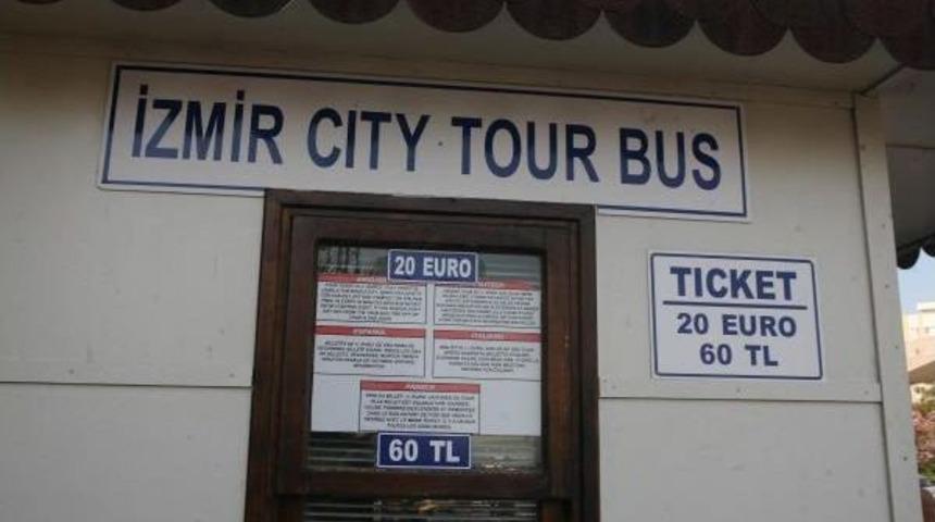 İzmir'de Tur Otob&uuml;sleri Turistlerin G&ouml;zdesi
