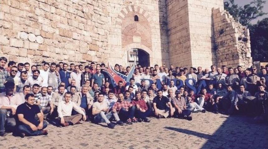 Uşak&rsquo;ta Patron, Koca Fabrikayı Kapatıp &Ccedil;alışanlarıyla Geziye &Ccedil;ıktı