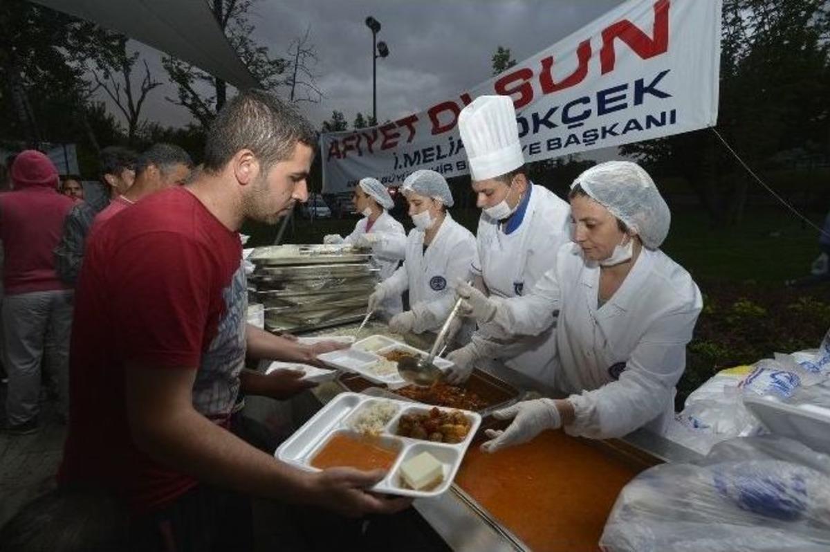 Ankara B&uuml;y&uuml;kşehir&rsquo;in İftar &Ccedil;adırları Hazır