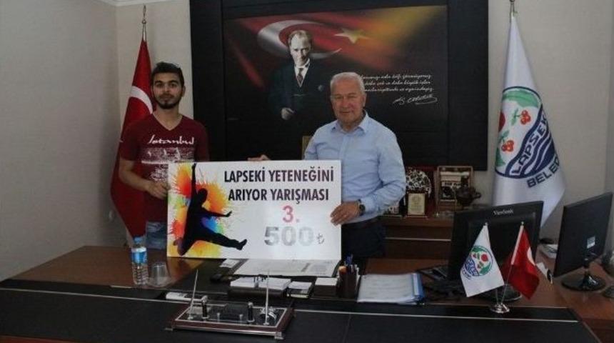 Yetenek Yarışmasını Kazananlar &Ouml;d&uuml;llerini Aldı