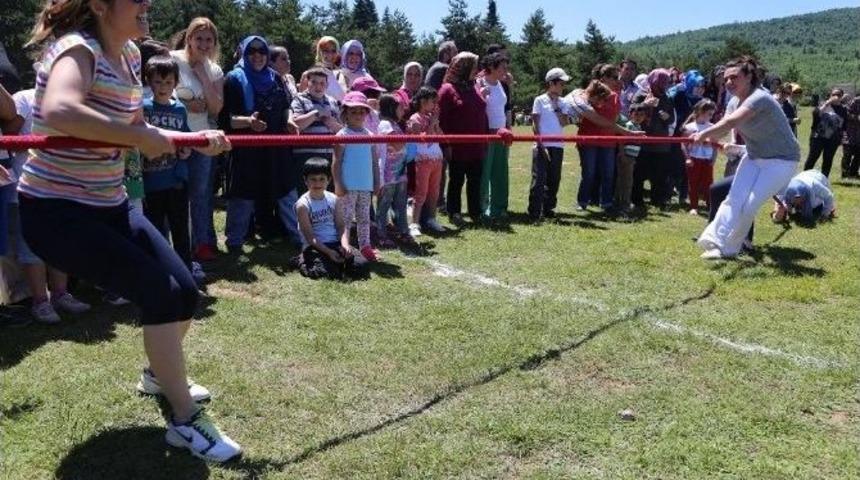Ko-mek Ailesi Yılsonu Pikniğinde Buluştu