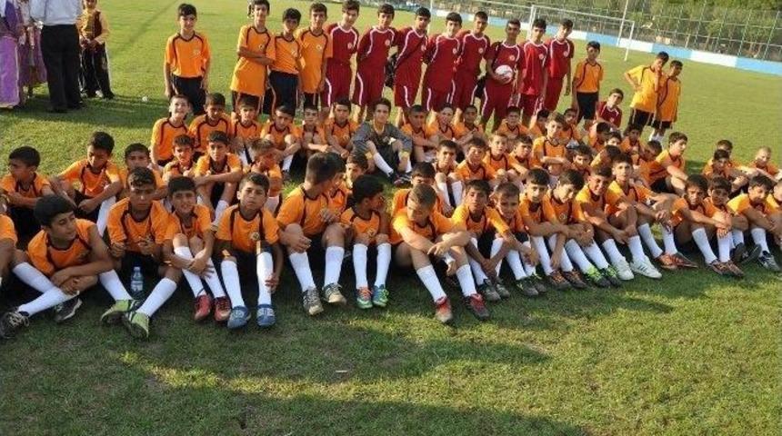 Y&uuml;reğir&rsquo;de Yaz Futbol Okulu Başladı