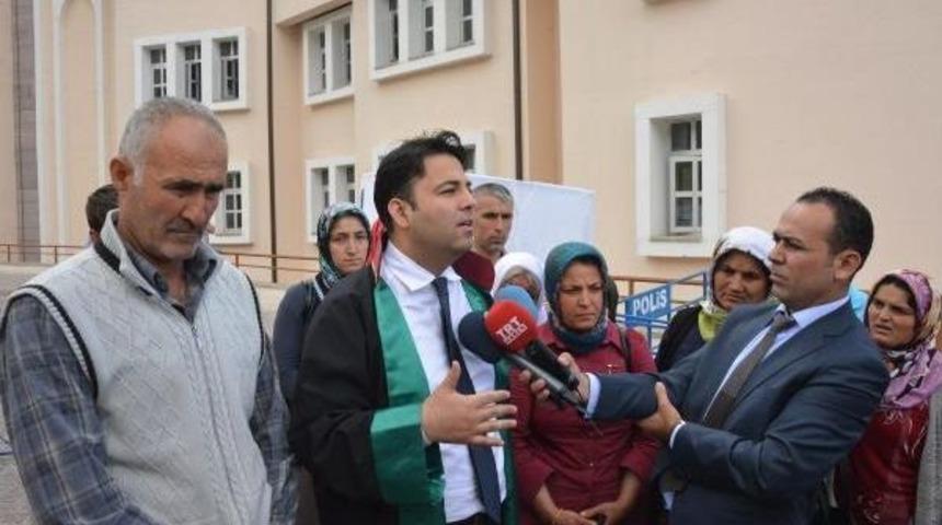 Madenci Eşi Zeynep Tokat: Eşlerimize K&ouml;m&uuml;r&uuml; Ekmeğe D&uuml;rd&uuml;r&uuml;p De Yedirdiler (2)