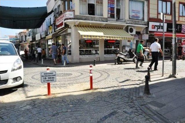 Barbaros Caddesi Gün İçinde Araç Trafiğine Kapatıldı