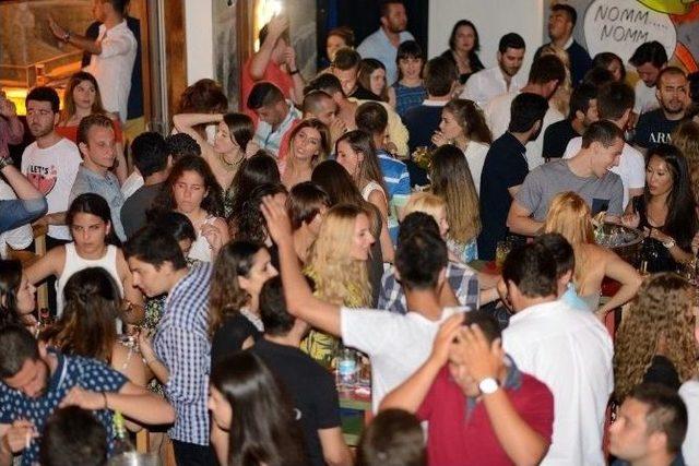 Karpuz Bar İkinci Yılını Kutladı