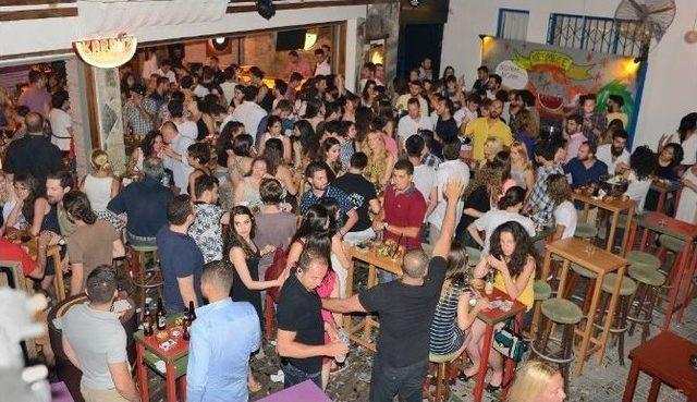 Karpuz Bar İkinci Yılını Kutladı